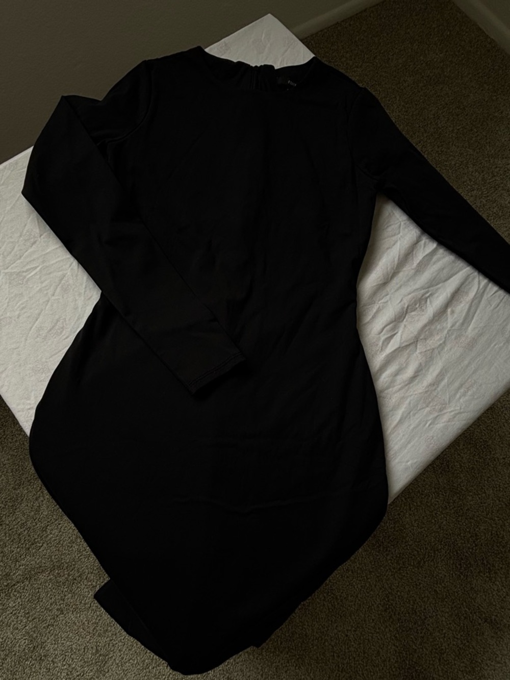 Classic Black Long-Sleeve Bodycon Dress - Women's